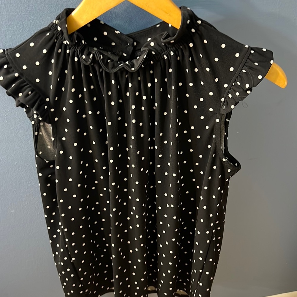Blouse with polka dots